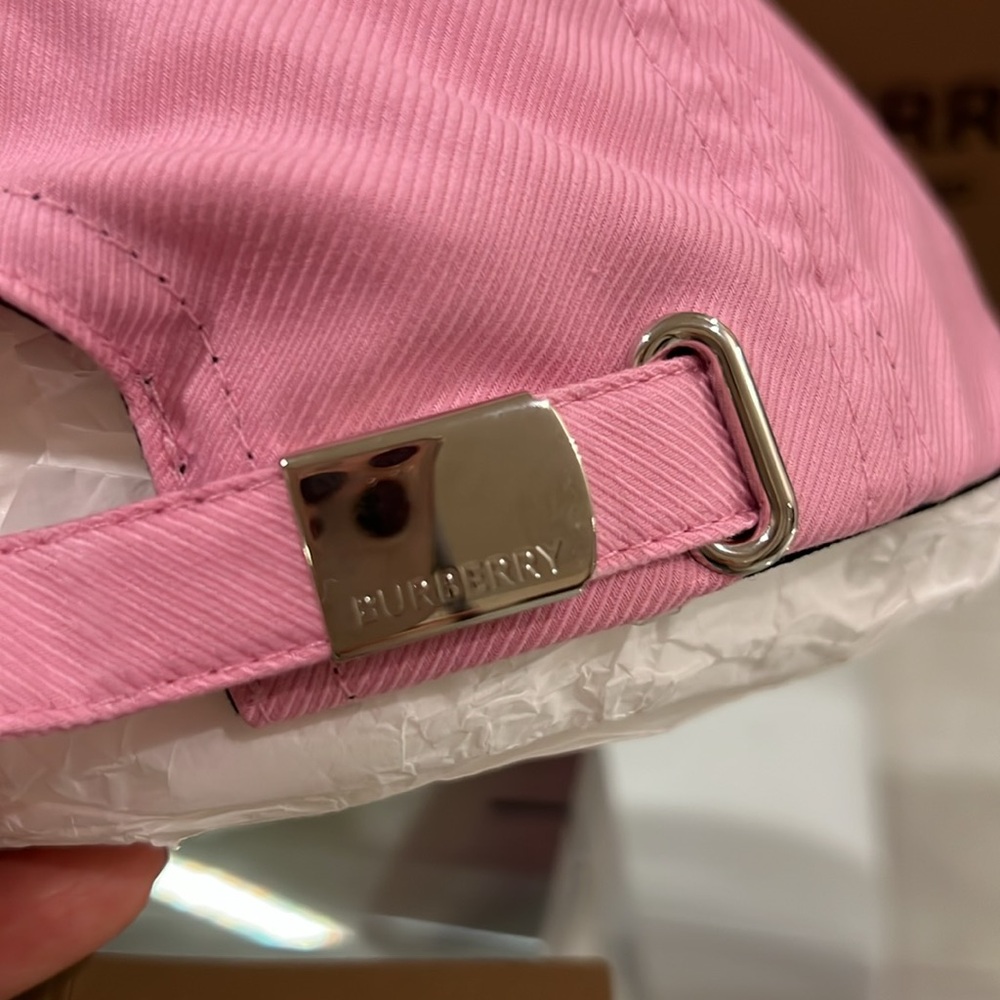 🔥🔥🔥Authentic Burberry Bowling Burberry Horseperry  Motif Baseball Cap - Picture 5 of 9